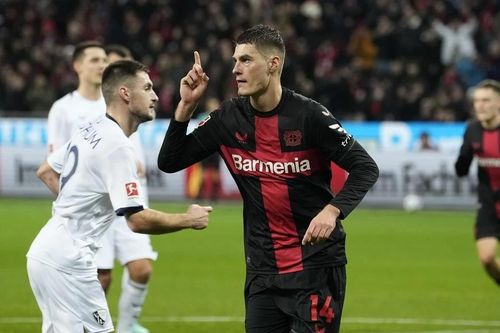 Bundesliga: Leverkusen thiết lập kỷ lục, Bayern Munich quyết bám đuổi