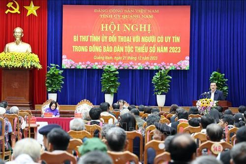 Bí thư tỉnh Quảng Nam đối thoại với người có uy tín trong đồng bào dân tộc thiểu số