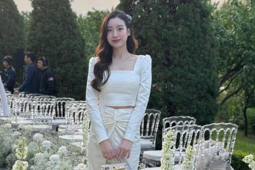 Đi dự tiệc cưới, Đỗ Mỹ Linh vẫn tự tin làm điều này dù đã là 'gái một con'