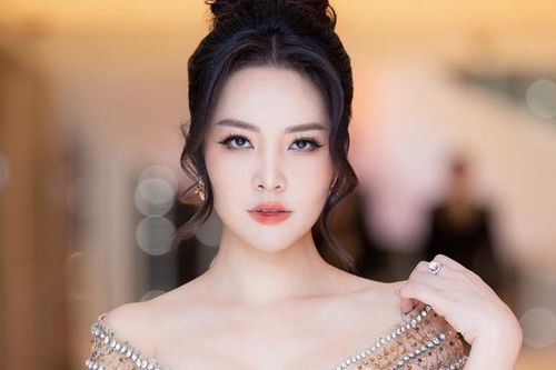Á hậu Thụy Vân lên tiếng về tin đồn 'dao kéo'