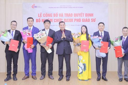Trường Đại học Công nghiệp TP. Hồ Chí Minh trao quyết định bổ nhiệm chức danh Phó Giáo sư