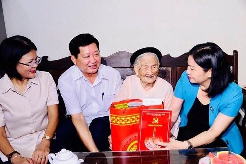Hà Nội dành hơn 550 tỷ đồng tặng quà đối tượng chính sách dịp Tết Nguyên đán