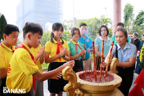 Tri ân người có công với quê hương đất nước