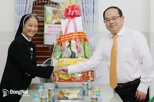 Phó bí thư Tỉnh ủy Quản Minh Cường chúc mừng Giáng sinh các tổ chức, chức sắc tôn giáo tiêu biểu