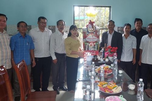 Thăm và chúc mừng các cơ sở đạo Công giáo và đạo Tin lành nhân dịp Giáng sinh 2023