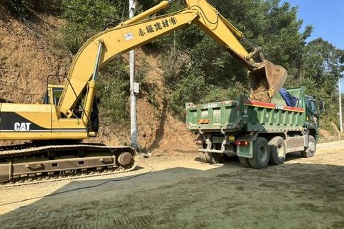 Khánh Sơn: Tập trung phát triển hạ tầng giao thông