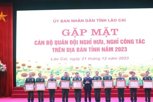 Gặp mặt cán bộ quân đội nghỉ hưu, nghỉ công tác