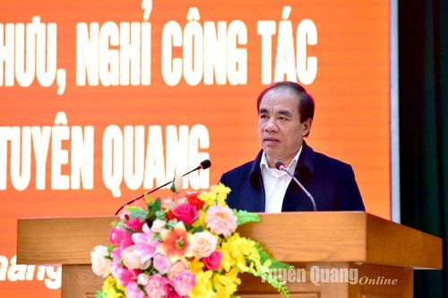 Gặp mặt 215 cán bộ cao cấp quân đội đã nghỉ hưu, nghỉ công tác