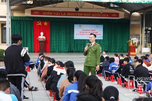 Công an TP. Thái Nguyên: Tuyên truyền về phòng, chống pháo nổ cho học sinh