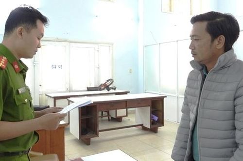 Phân lô đất nông nghiệp trên giấy, chiếm đoạt 900 triệu đồng