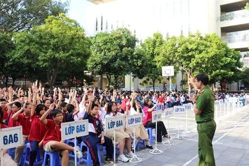 Tuyên truyền giáo dục pháp luật, kỹ năng ứng xử học đường cho hơn 15.000 học sinh Hà Nội