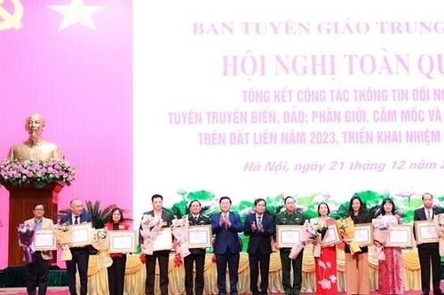Công tác đối ngoại đã vẽ lên một bức tranh rất đẹp, rất sinh động