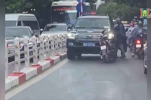 Thông tin mới nhất vụ chặn đầu xe biển xanh