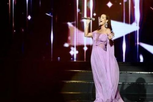 Katy Perry nói yêu Việt Nam, trình diễn loạt hit đình đám