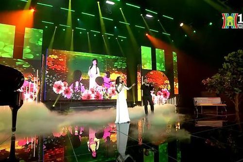 'Gọi tên bốn mùa' qua 'Dòng thời gian'