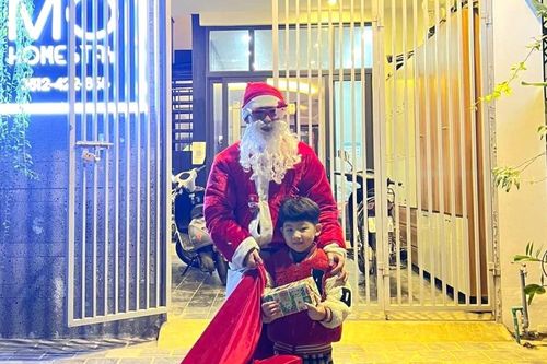 Dịch vụ tặng quà Noel nhộn nhịp trước Giáng sinh