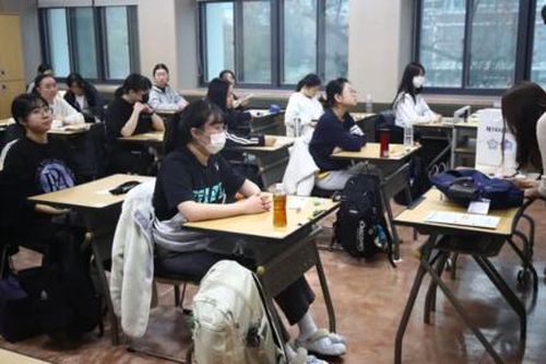 Học sinh khởi kiện vì giáo viên kết thúc thời gian thi sớm hơn… 90 giây