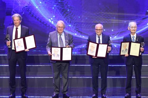 4 nhà khoa học kiệt xuất về năng lượng vừa giành giải VinFuture 2023, họ là ai?