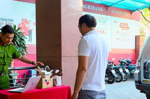Thành phố Hồ Chí Minh: Triển khai 'mắt thần' ngăn chặn cướp ngân hàng