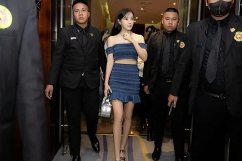 Hyomin (T-ara) khoe vai trần giữa giá lạnh Hà Nội, nhắn nhủ fan bằng tiếng Việt
