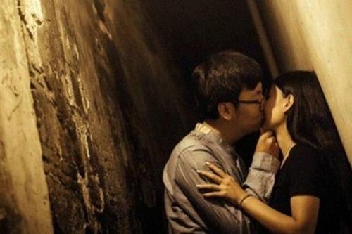 Đàn ông trung niên thường ngoại tình với 3 kiểu quen này, các bà vợ nên cảnh giác