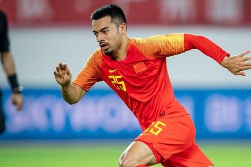 Cầu thủ nhập tịch xin rút lui khiến tuyển Trung Quốc nổi sóng