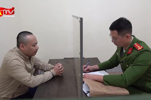 Chân dung cán bộ rởm lừa đảo với chiêu trò xin việc, chuyển trường