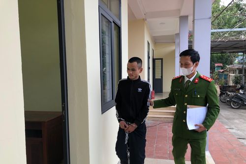 Mang ma túy đi 'giao dịch' gặp ngay Công an