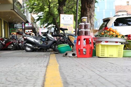 TPHCM: Người dân 'trông ngóng' thuê vỉa hè