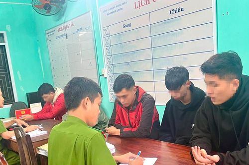 Khởi tố 13 thanh niên đua xe, gây rối trật tự công cộng trên Quốc lộ 1A