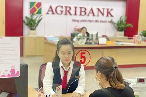Ngân hàng quốc doanh dìm sâu lãi suất tiền gửi