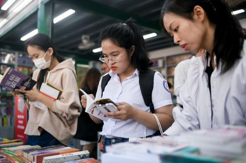 Đường sách TP Thủ Đức thu hút đông đảo người dân trong ngày khai mạc