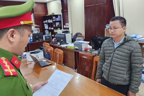 Khởi tố chuyên viên phòng quản lý đô thị quận Cẩm Lệ