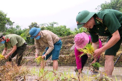 Đồng hành giúp đồng bào dân tộc thiểu số ổn định cuộc sống, vươn lên thoát nghèo