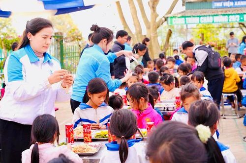 Tuổi trẻ Hải Phòng mang hơi ấm đến với vùng cao Điện Biên