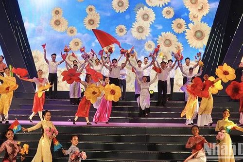 Chương trình nghệ thuật 'Vang mãi khúc quân hành'