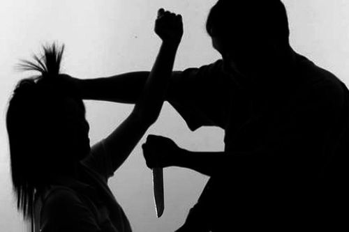 Truy tố gã đàn ông dùng dao, súng ép bạn gái tự tử trong nhà nghỉ