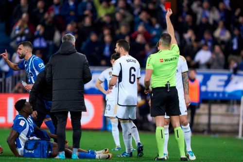 Hạ Alaves ở phút 92, Real Madrid lên đỉnh La Liga