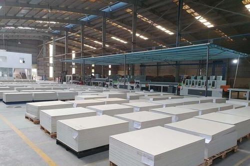 Nhựa Pha Lê (PLP) bị phạt và truy thu thuế gần 1,8 tỷ đồng