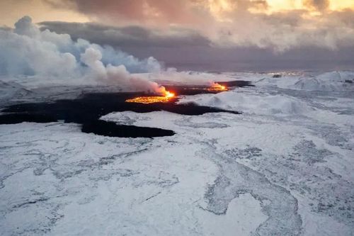 Những bức ảnh kinh hoàng về núi lửa phun trào tại Iceland