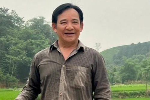 Quang Tèo có mang thắt lưng Hermes thì dáng dấp vẫn là đại gia chân đất