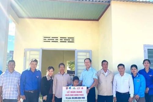 Ngôi nhà hạnh phúc của nữ sinh người Mnông