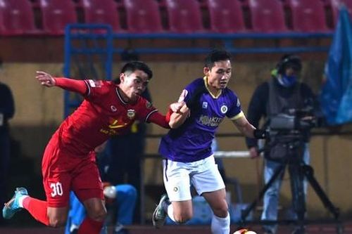 Hà Nội FC vấp ngã trước đội cuối bảng, lỡ thời cơ leo cao