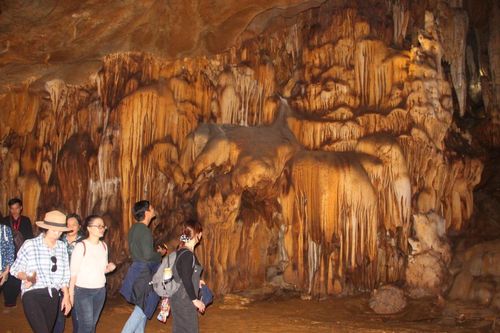 Vẻ đẹp hang Khuổi Pín - Khuôn Hà, Lâm Bình