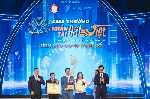 Nền tảng tiếng Anh IOE đạt giải 'Vì sự nghiệp khuyến học'