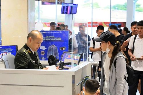 Sân bay Tân Sơn Nhất sẽ đón khoảng 140.000 khách mỗi ngày dịp cao điểm Tết