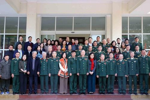 Gặp mặt kỷ niệm 63 năm kết nghĩa Sư đoàn BB 304 - Thông tấn xã Việt Nam