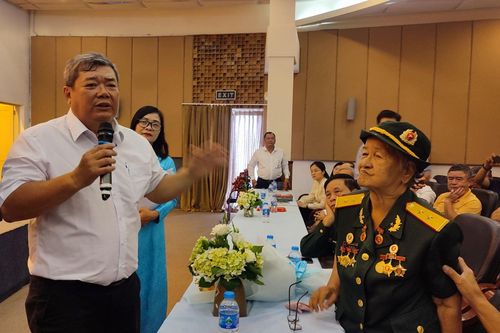 Nhà báo Nguyễn Quang Chánh kể mãi chưa hết chuyện những anh hùng