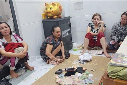 Liên tiếp bắt giữ các đối tượng tổ chức sử dụng, mua bán trái phép chất ma túy, đánh bạc