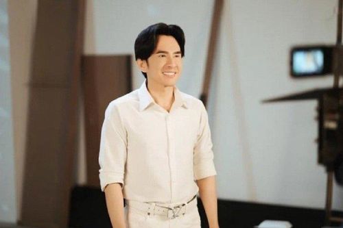 Khán giả ngỡ ngàng khi Đan Trường xuất hiện trong trailer phim Tết